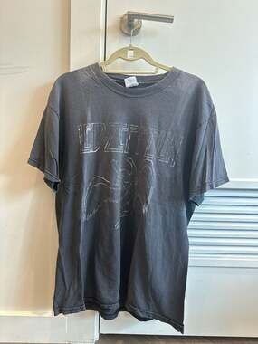 Vintage Led Zeppelin Swan Song 1977 Tour Graphic T-Shirt